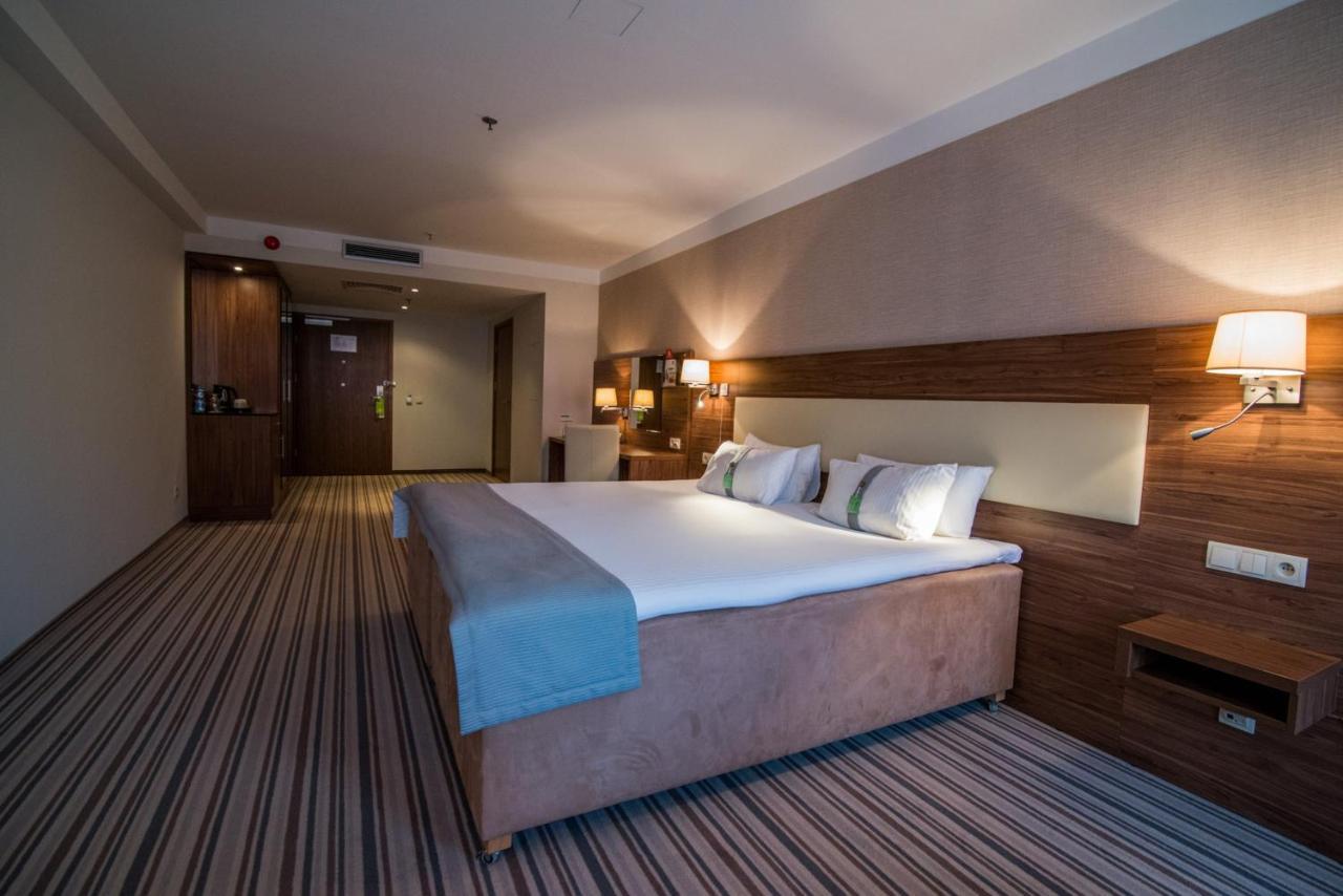 By Ihg Hotel