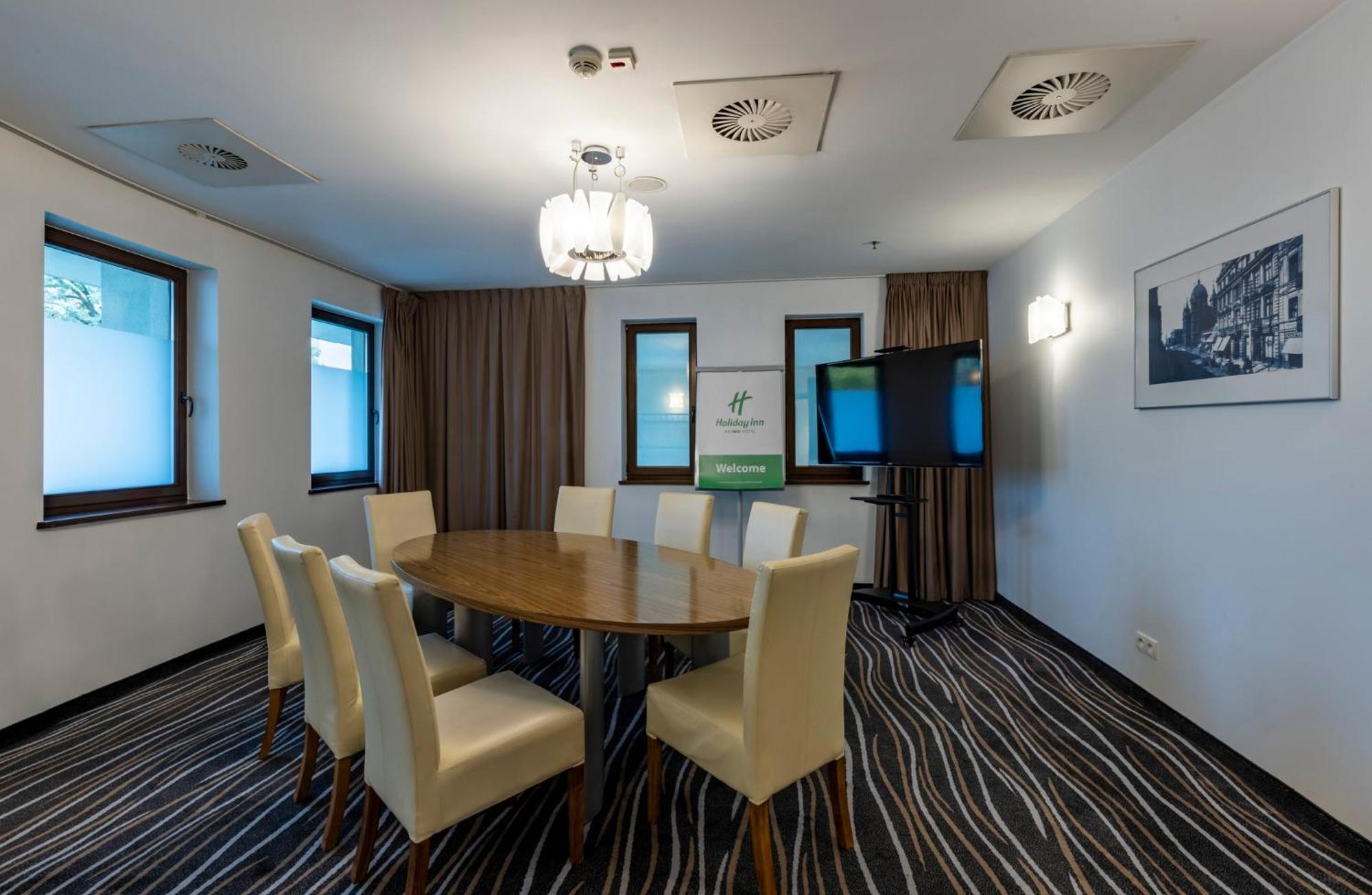 By Ihg 4*