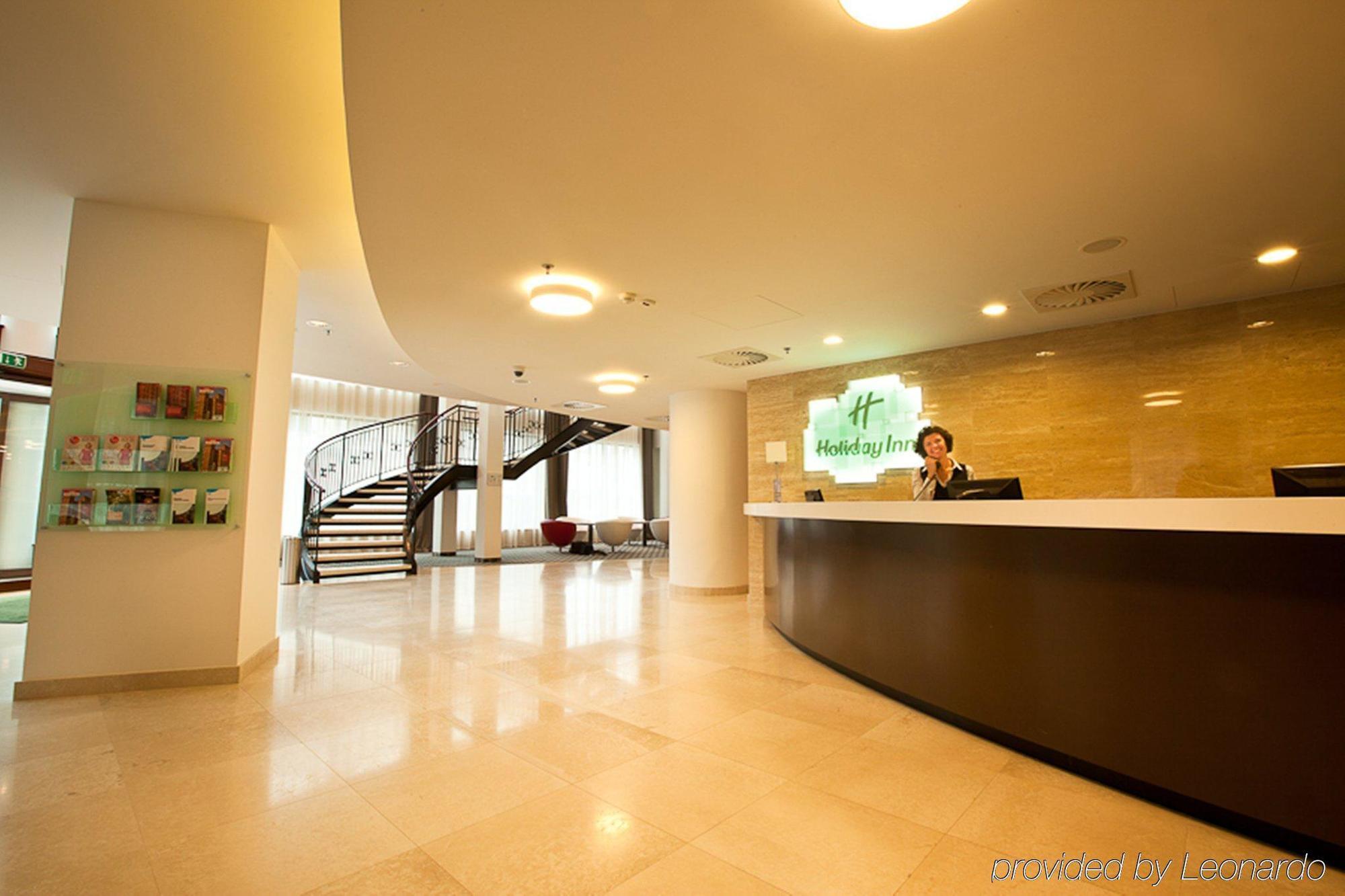 By Ihg 4*